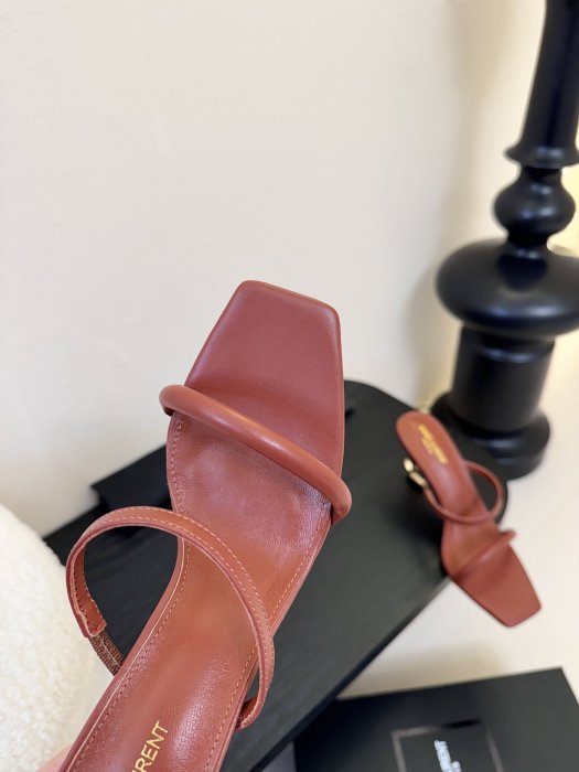 Босоножки фото 6