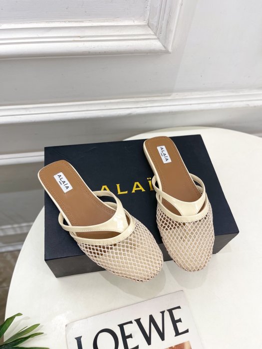 Шлепанцы женские фото 2