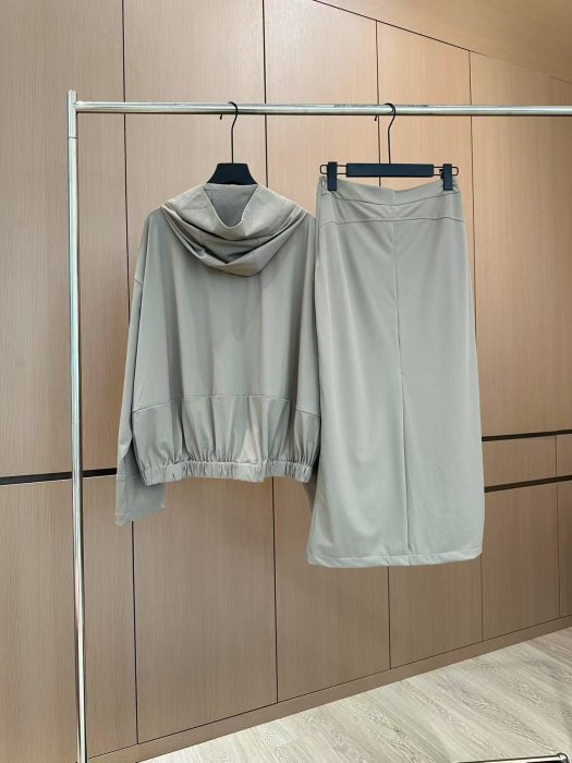 Костюм женский фото 2