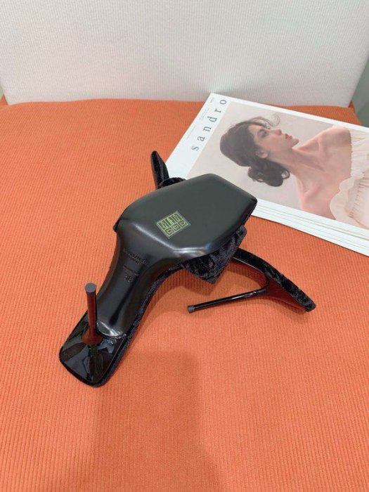 Босоножки фото 8