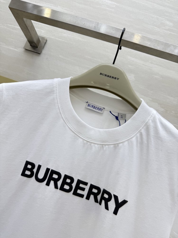 Футболка жіноча фото 3