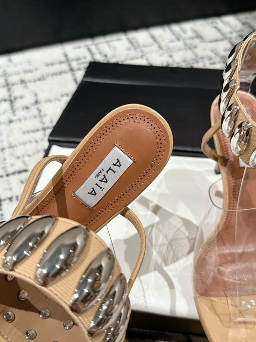 Босоножки фото 8