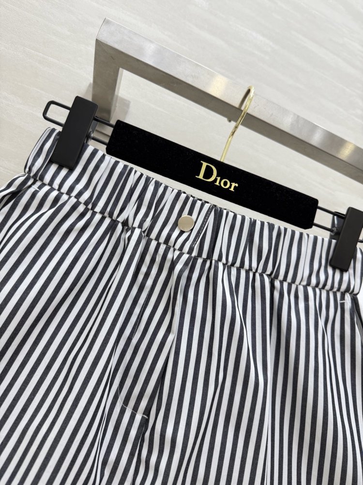 Костюм женский в тонкую полоску фото 7