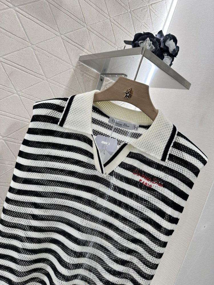 Футболка жіноча фото 7