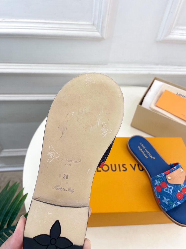 Шлепанцы женские фото 9