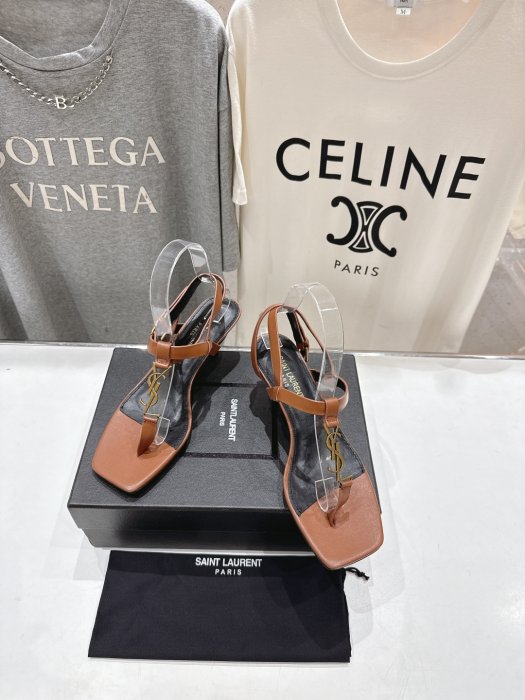 Босоножки фото 2