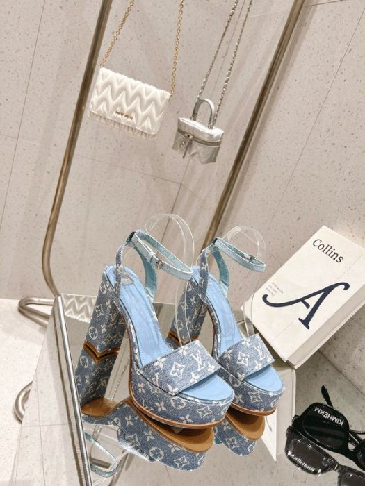 Sandals фото 3