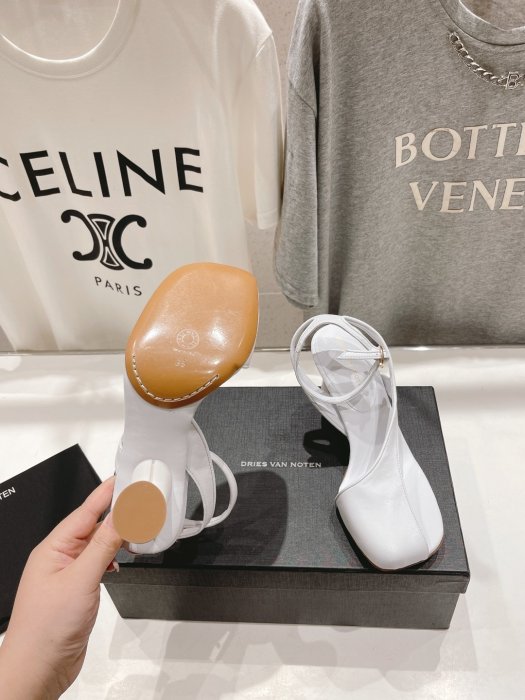 Босоножки фото 9