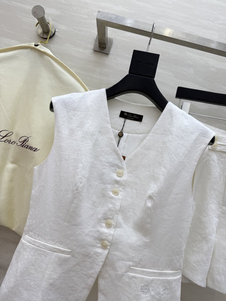 Костюм женский фото 3