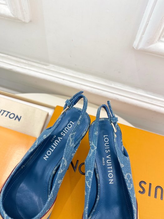 Босоножки фото 7