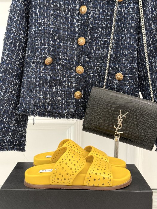 Шлепанцы женские