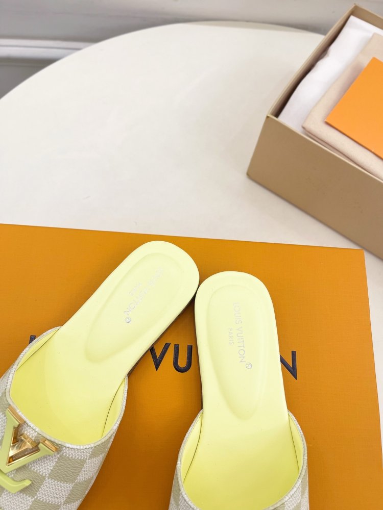 Шльопанці жіночі фото 7