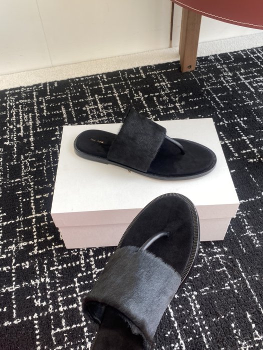 Шлепанцы женские фото 6