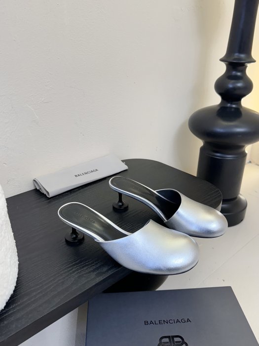 Шлепанцы женские фото 2