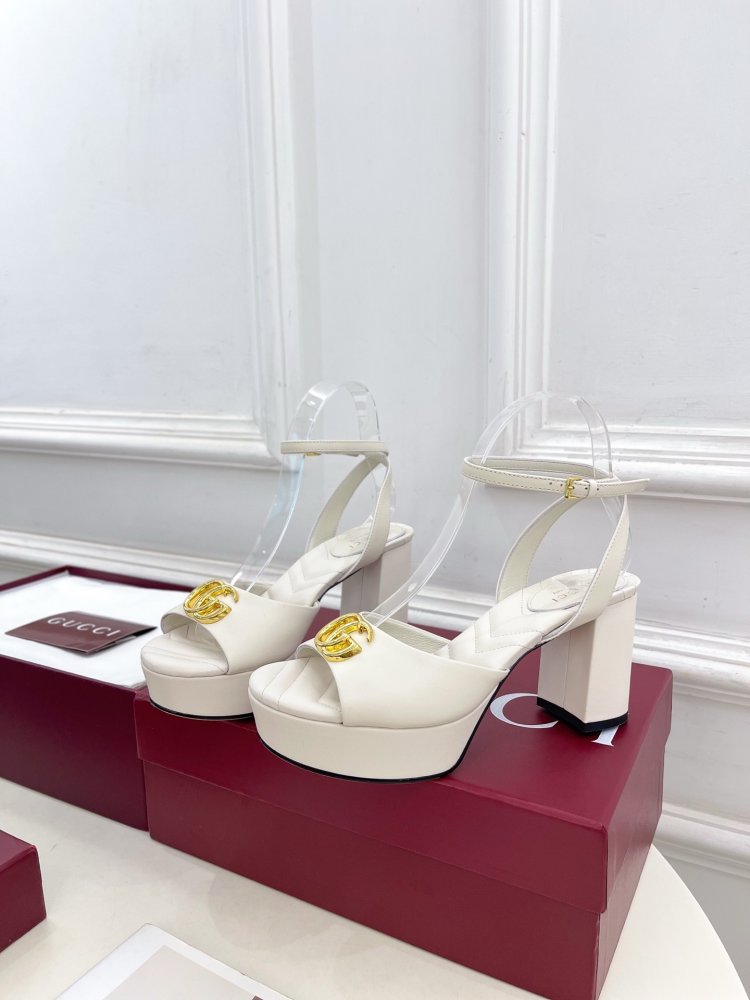 Босоножки фото 3