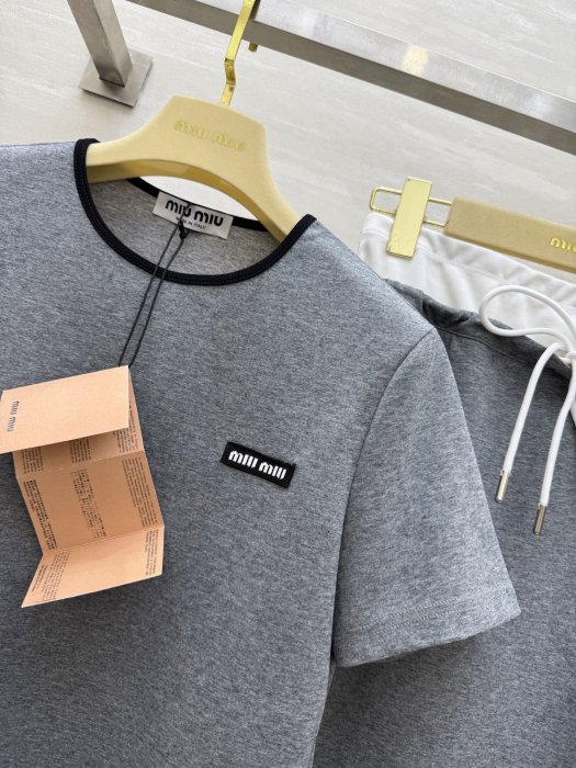 Костюм женский фото 4