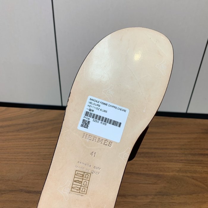 Шлепанцы женские фото 9