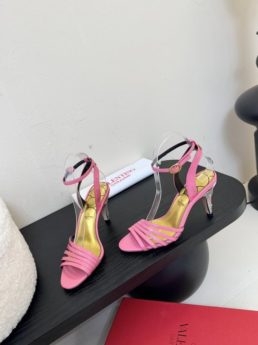 Босоножки фото 3