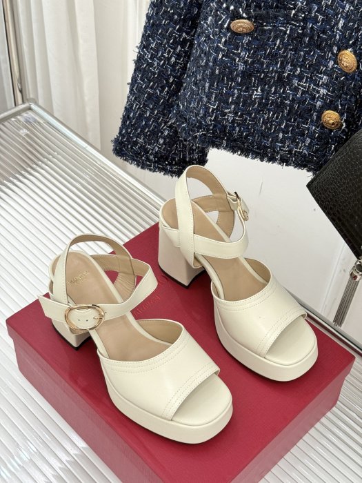 Босоножки фото 3