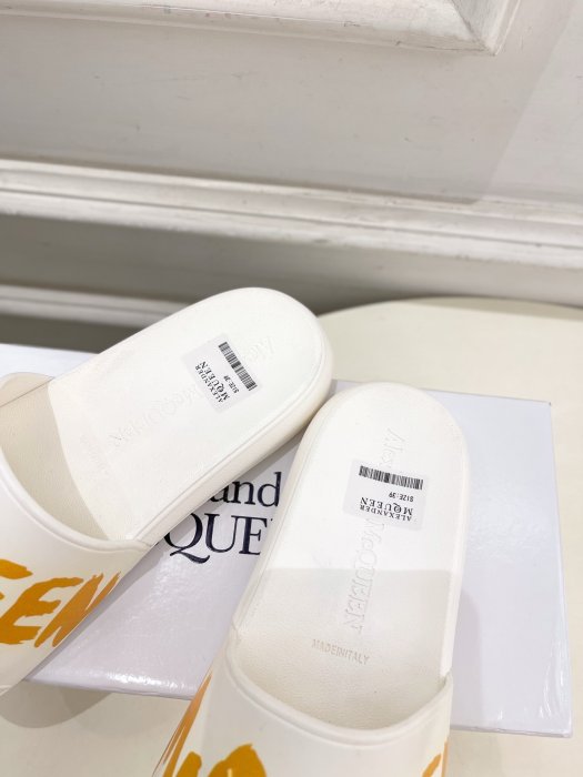 Шльопанці жіночі фото 8