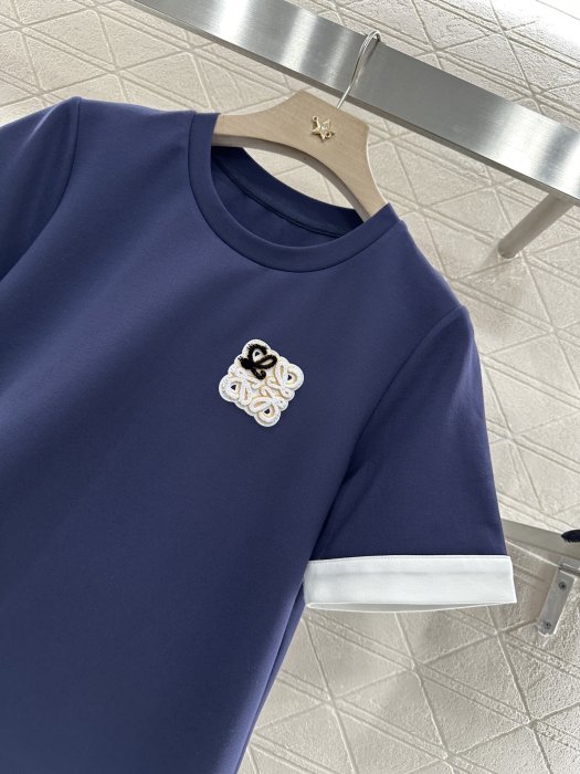 T-shirt women's фото 4