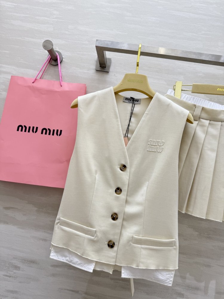 Costume female фото 2