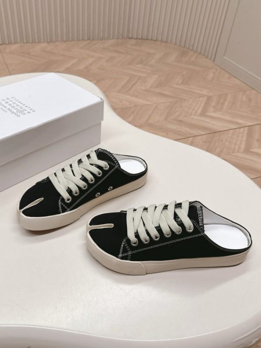 Кеди мюли з роздвоєним носком