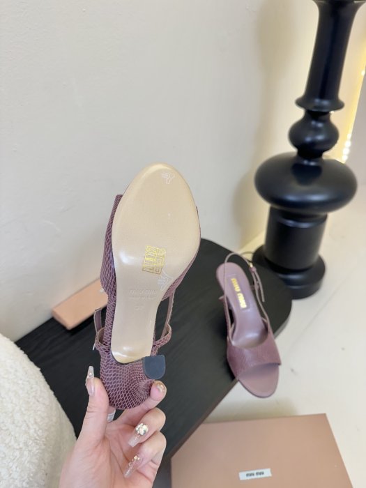 Босоножки фото 6