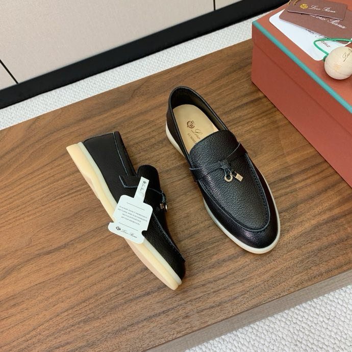 Лоферы женские