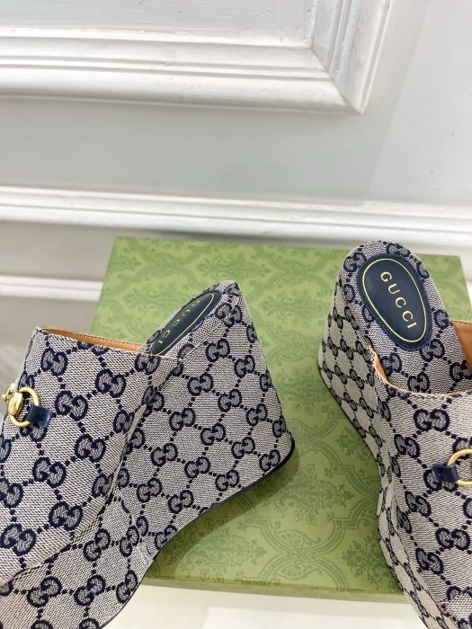 Босоножки фото 7