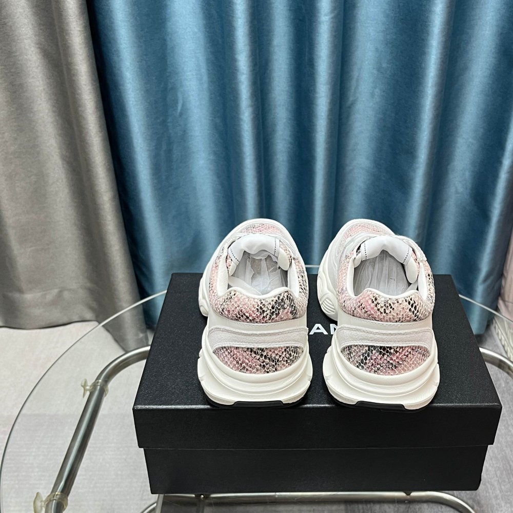 Кроссовки женские фото 3