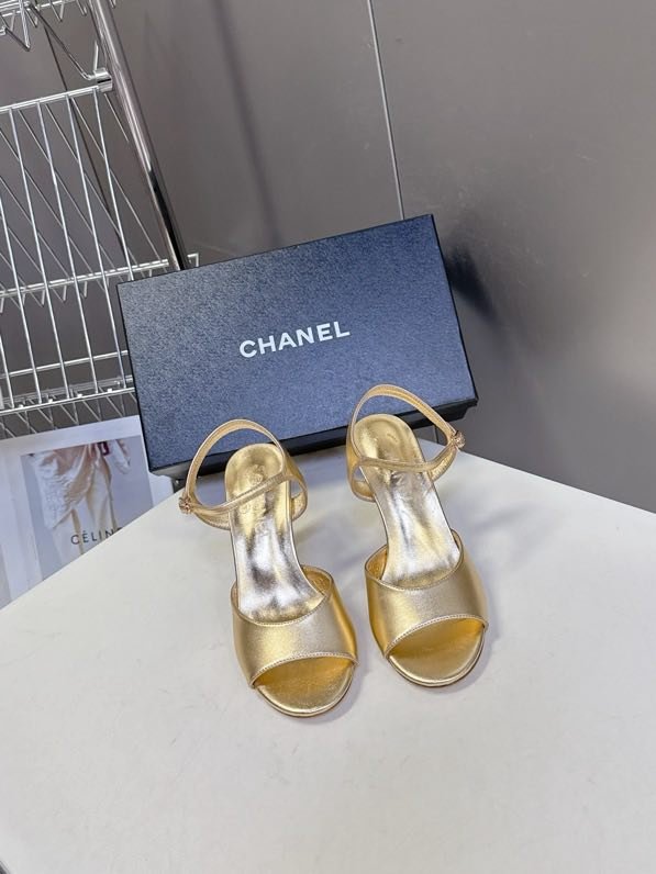 Босоножки фото 6