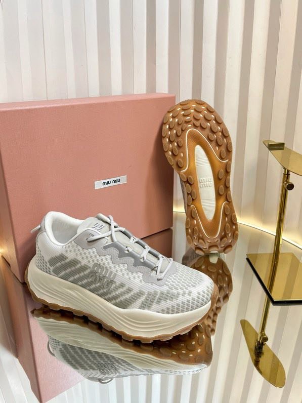 Кроссовки женские фото 9