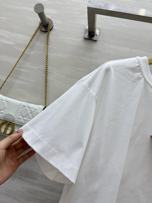 T-shirt women's фото 5