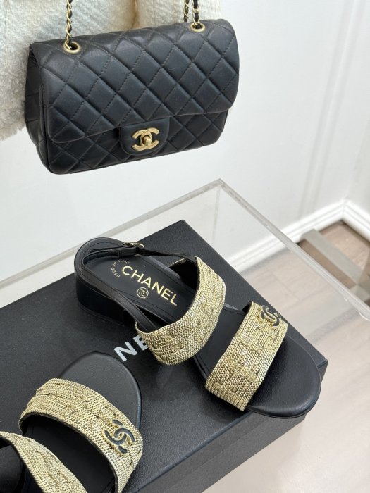 Босоножки фото 5