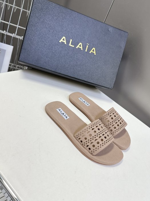 Шлепанцы женские фото 2