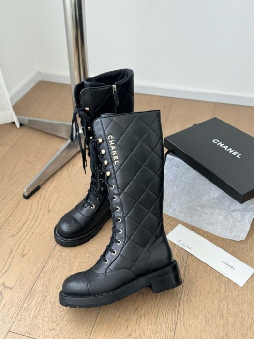 Boots women's