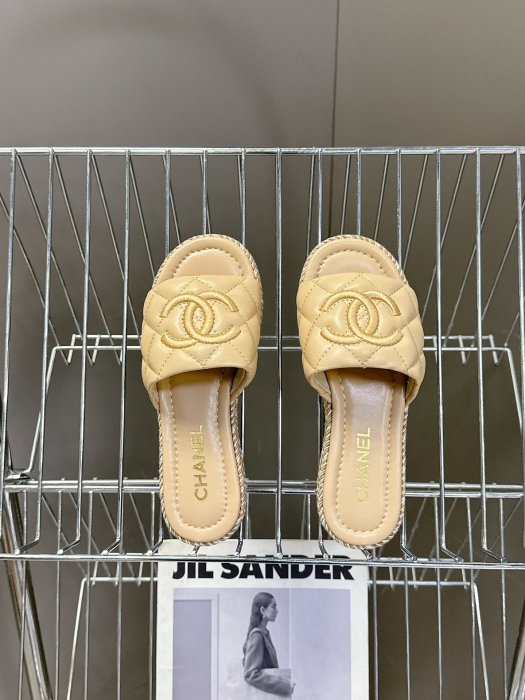 Шлепанцы фото 6