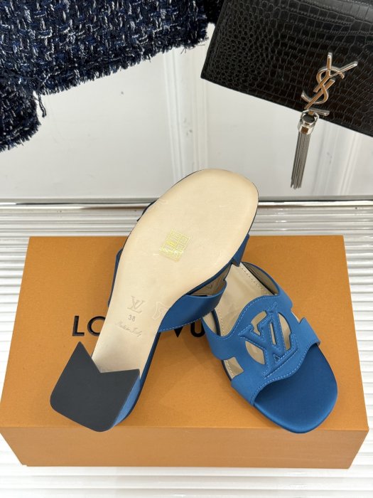 Босоножки фото 9