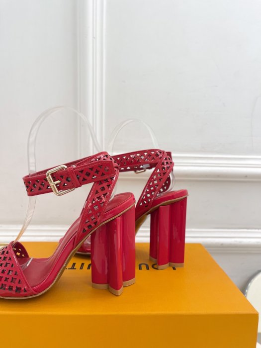 Босоножки фото 7