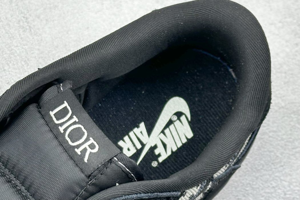 Кроссовки Travis Scott x Fragment Design x Air Jordan 1 Low OG SP AJ1 фото 8