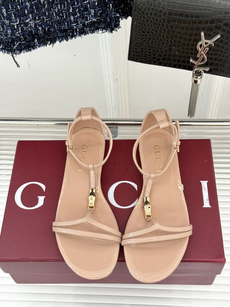 Босоножки фото 4