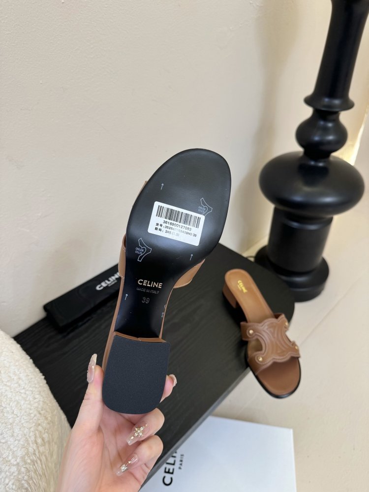 Шлепанцы женские фото 9