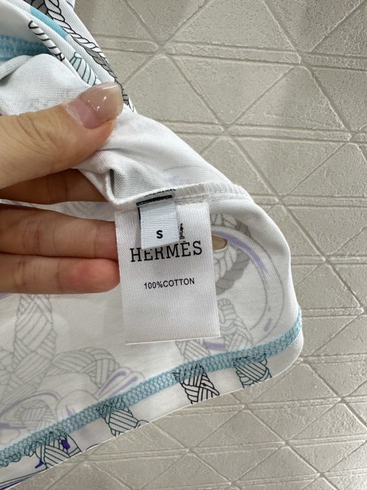 Футболка жіноча фото 9