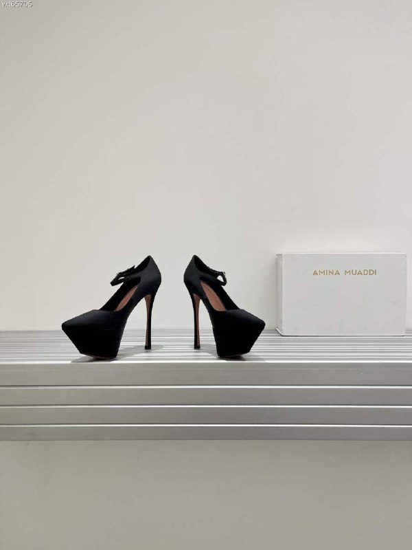Stylish women's shoes on stud black фото 5