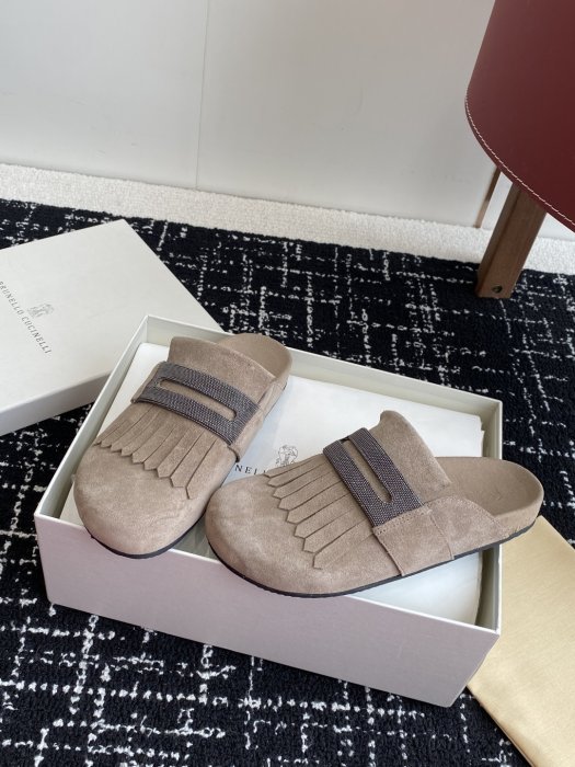 Шлепанцы фото 3