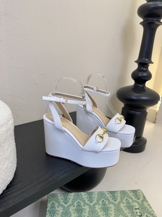 Босоножки фото 2