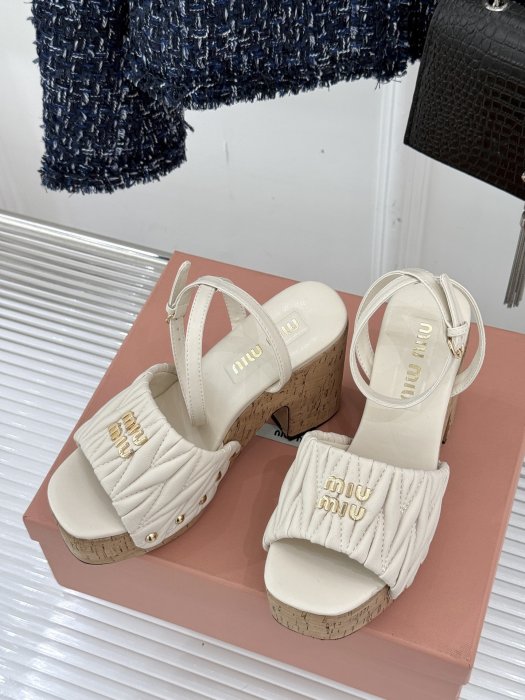 Босоножки фото 2