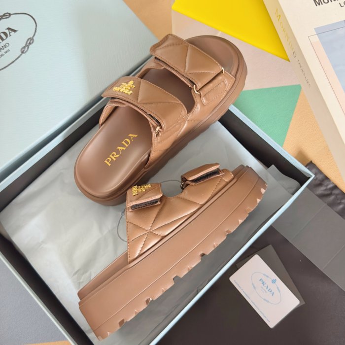 Шлепанцы фото 4