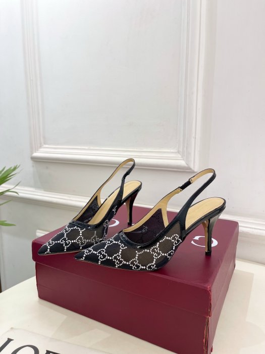 Босоножки фото 3